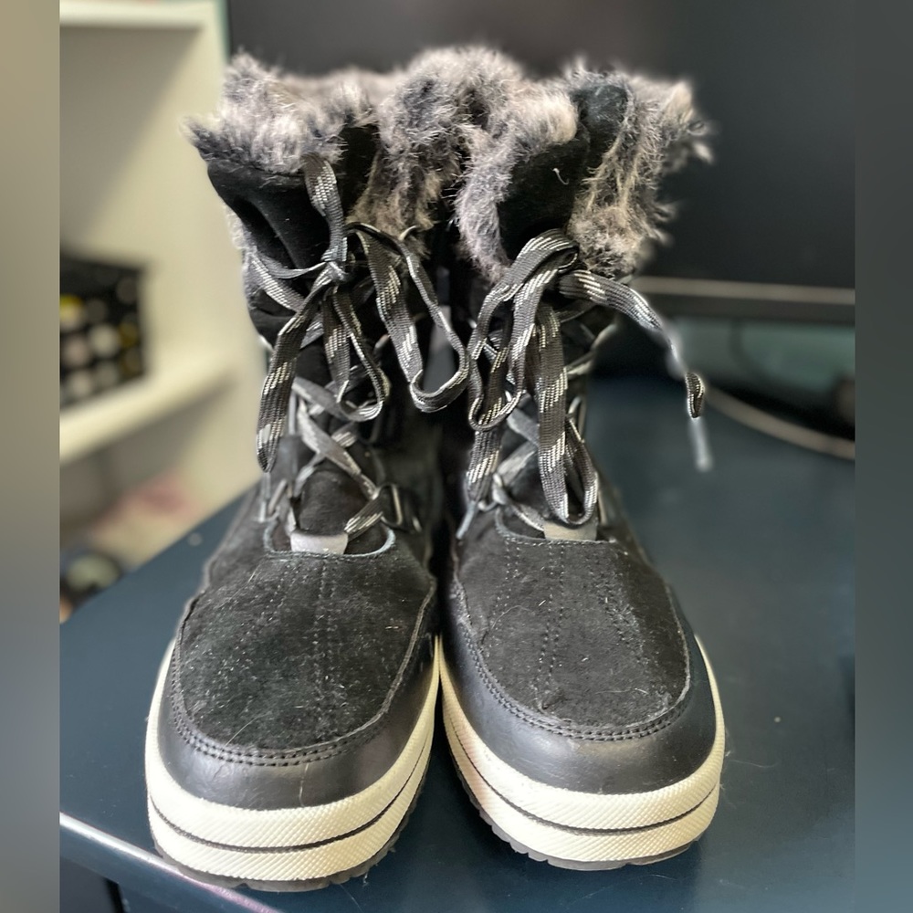 Universal Thread Womens Black Microsuede Faux Fur Leather Winter Hiking Boots